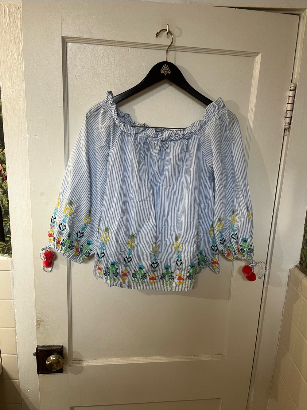 Crown & Ivy Striped Floral Embroidered Off The Shoulder Top Size M EUC